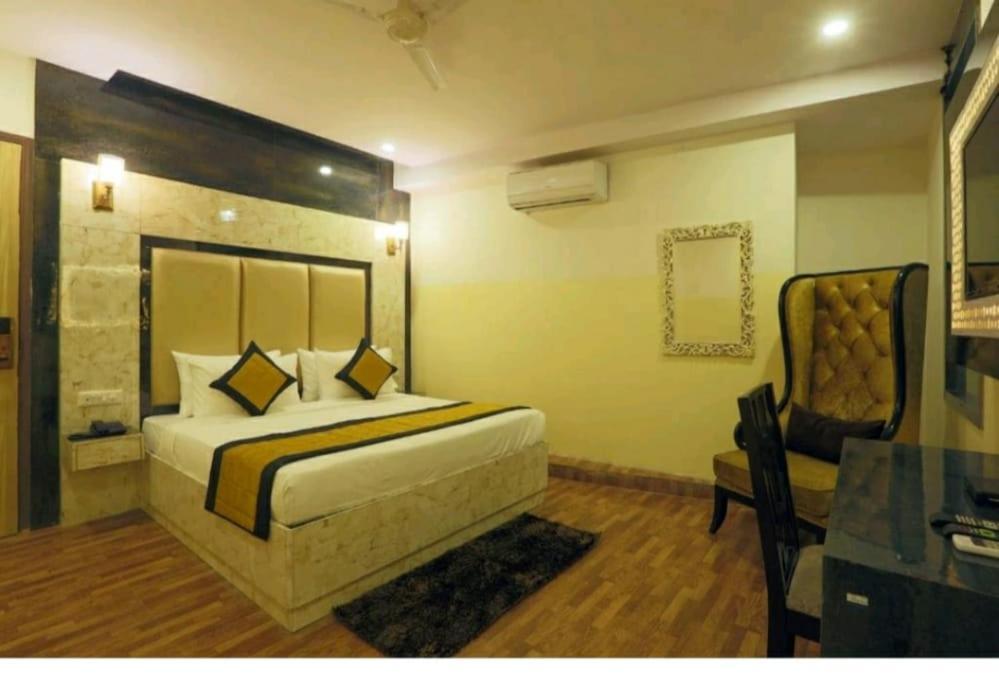 Hotel Plazzo Νέο Δελχί Εξωτερικό φωτογραφία